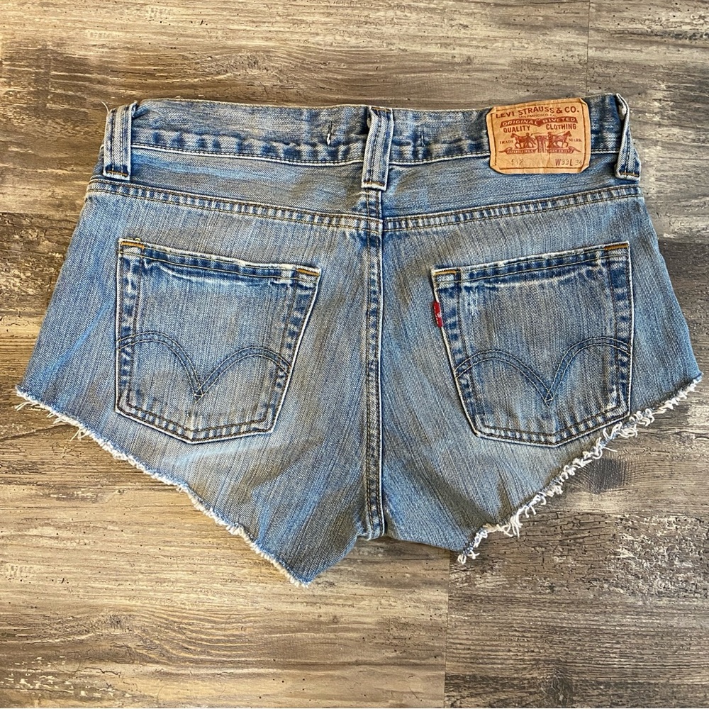 Urban Renewal Urban Outfitters 512 Levi's Cut-Off Distressed Shorts